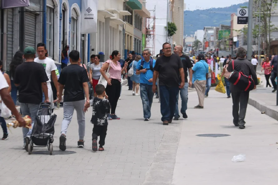 El optimismo económico hacia 2025 sube en América Latina: 52 % en El Salvador