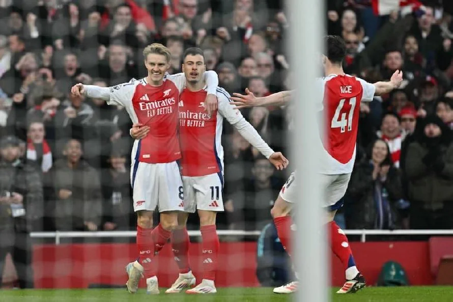 El Arsenal atropella al Manchester City 5-1 en su lucha por la Premier