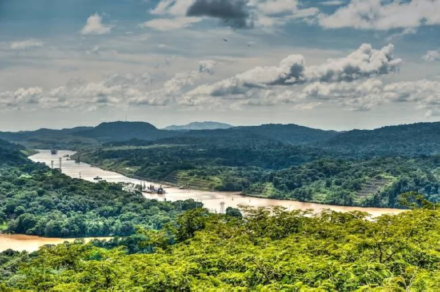 Panamá propone a EEUU equipos "técnicos" para aclarar dudas sobre el canal