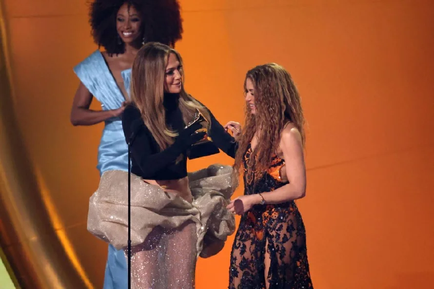Shakira: Mejor Álbum de Pop Latino por "Las mujeres ya no lloran"