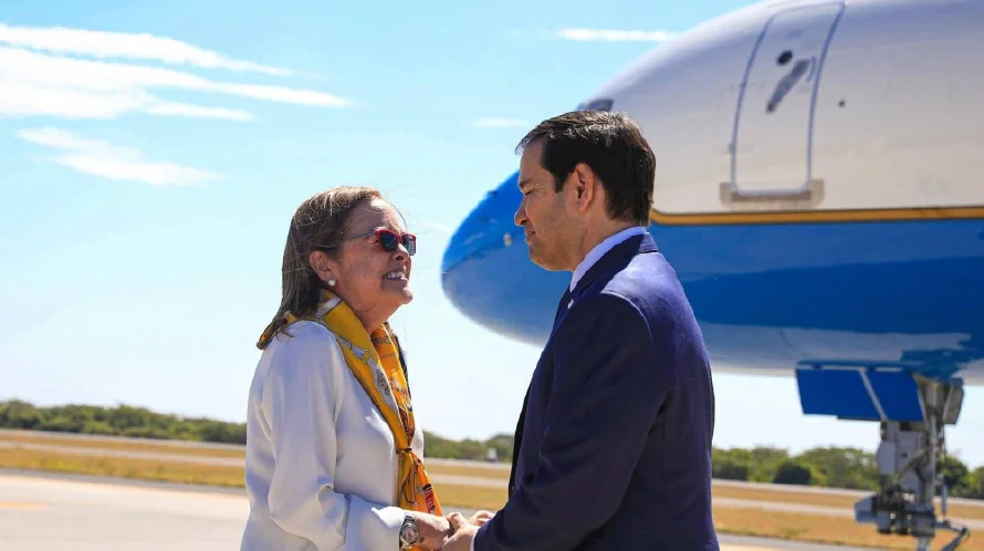 Rubio a su llegada a El Salvador: "Soy el director interino de USAID"