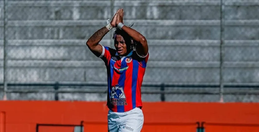 Edgar Medrano tras el Clásico Nacional: "Mi ciclo con Águila cerro y ahora me debo a FAS"