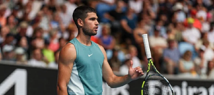 Alcaraz cede un set pero termina avanzando en su estreno en el ATP 500 de Róterdam