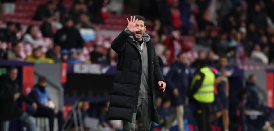 "Cholo" Simeone: "Vamos a llegar de la misma manera que llegamos siempre al Bernabéu, en autobús"