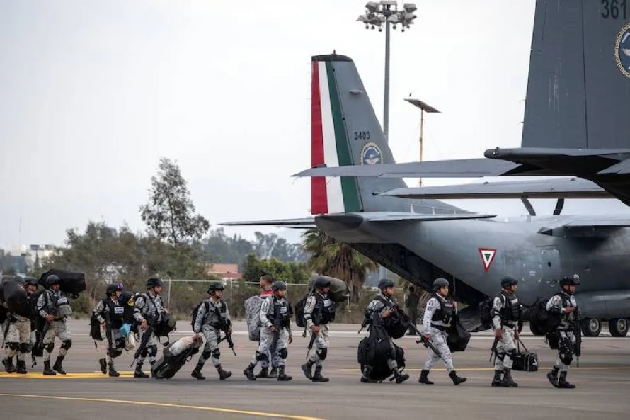 Mu00e9xico inicia el despliegue de 10 mil militares en la frontera con EEUU