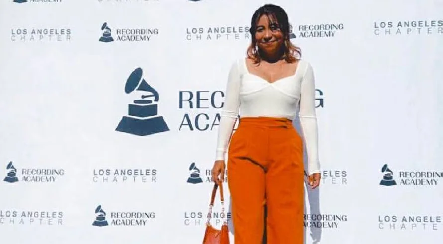 Lover 2 Strangers, la nueva canción de Becca, una salvadoreña en LA