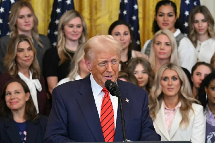 Trump firma decreto para impedir a las mujeres trans competir en deportes femeninos