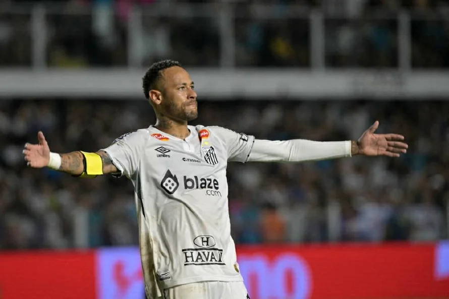 Cumpleaños, júbilo y empate: Neymar volvió a jugar con el Santos de Brasil