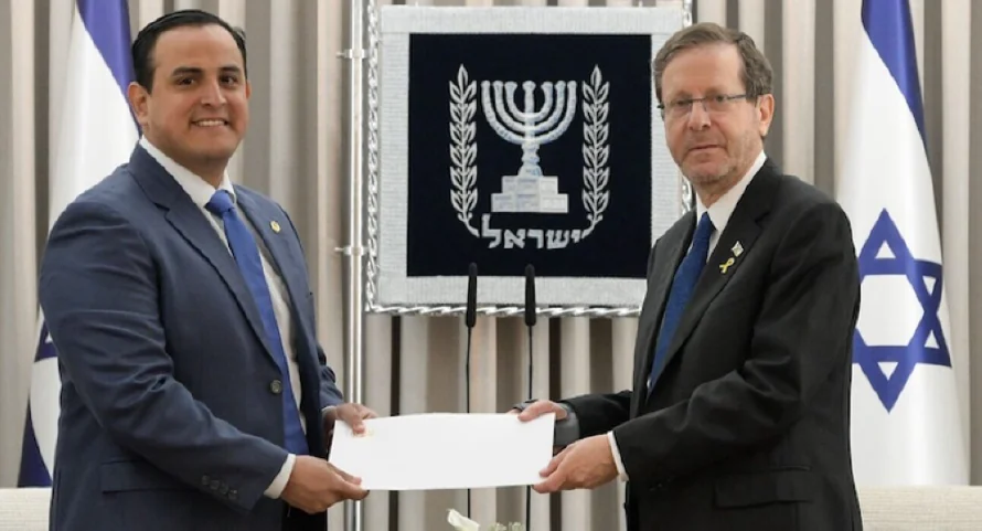 Nuevo embajador salvadoreño en Israel presenta credenciales
