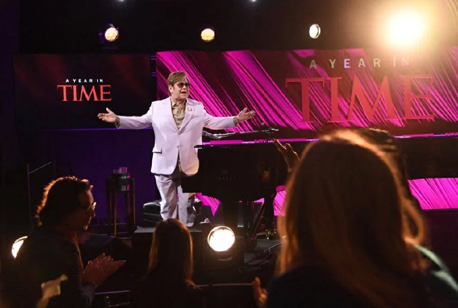 El cantante Elton John anuncia un nuevo álbum de estudio a sus 77 años