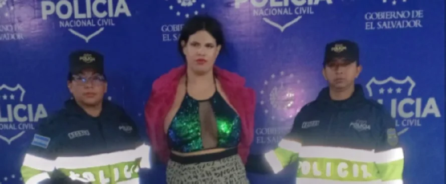 Acusan a tiktoker Romina de hurto y daño de patrulla
