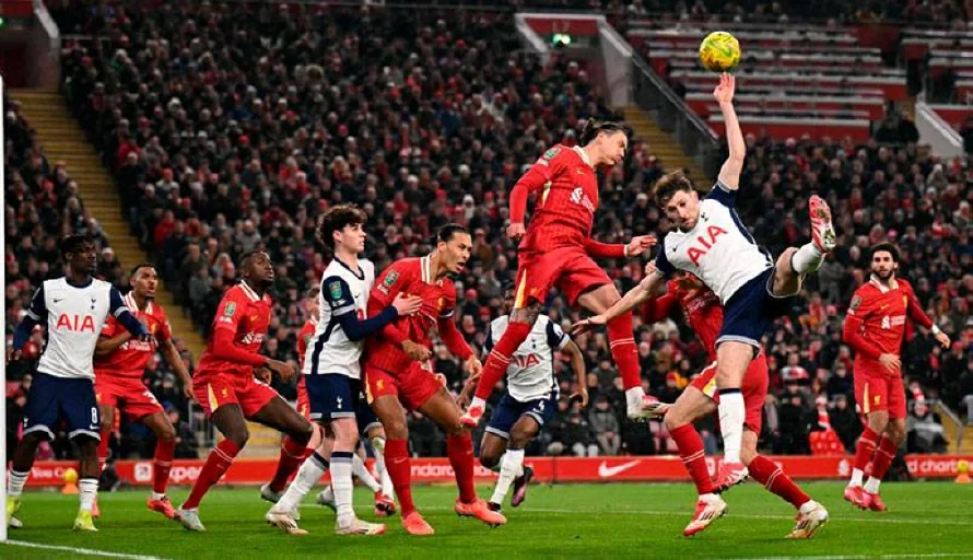 Liverpool remonta en semifinales al Tottenham y optará a revalidar la Carabao Cup