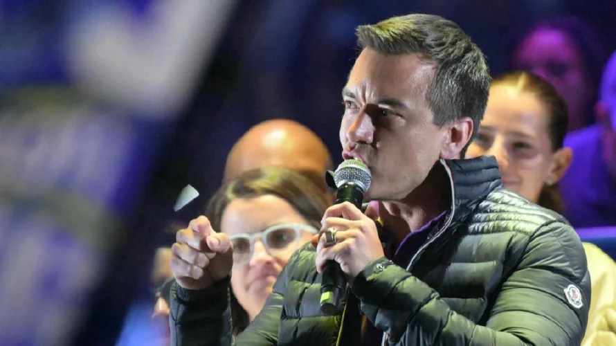 Los candidatos presidenciales de Ecuador queman últimos cartuchos en el cierre de campaña