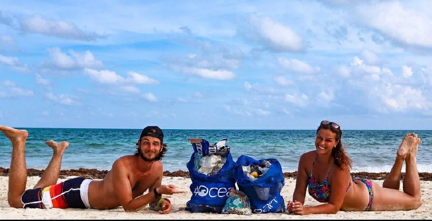 Tiktokers checos denuncian abuso de animales en Roatán y gobierno hondureño reacciona