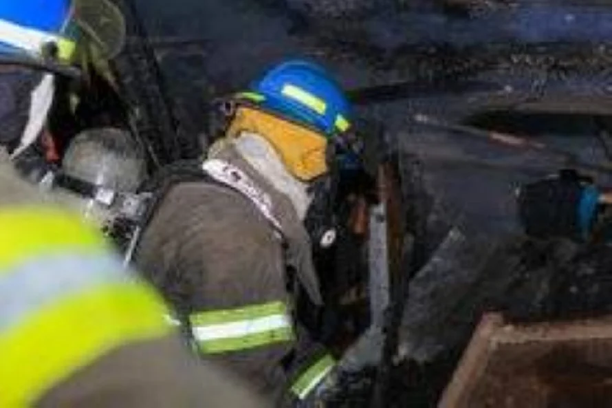 Bomberos sofocó un incendio en una vivienda en Nuevo Cuscatlán esta madrugada