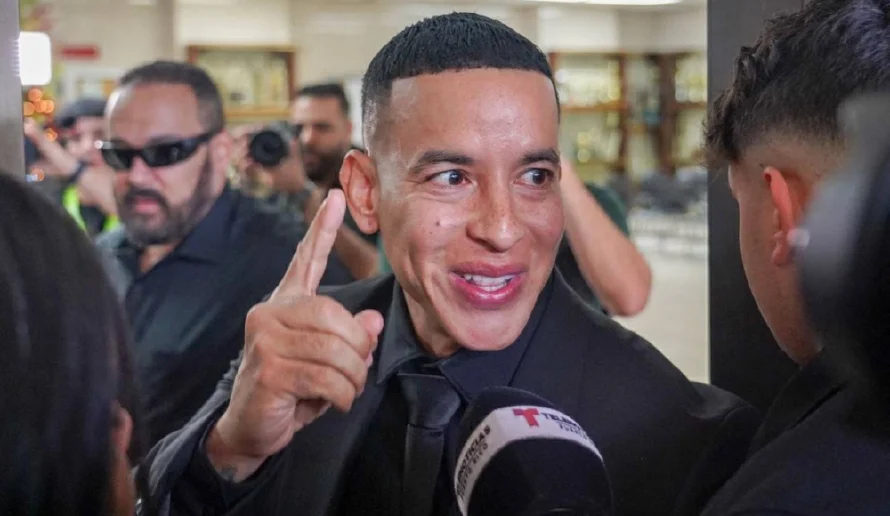 ¡Bombazo! Daddy Yankee regresa a El Salvador en su faceta de Hno. Raymond