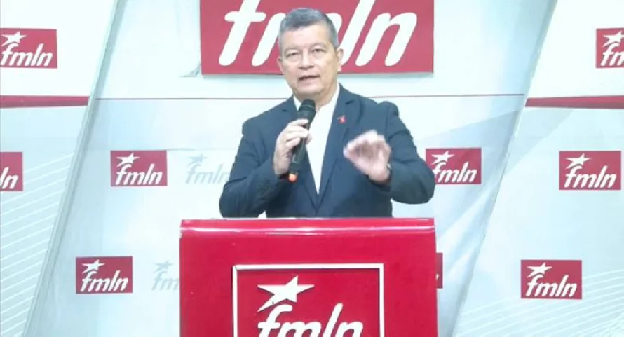 FMLN señala al Gobierno de "esconder" cifras de deportados