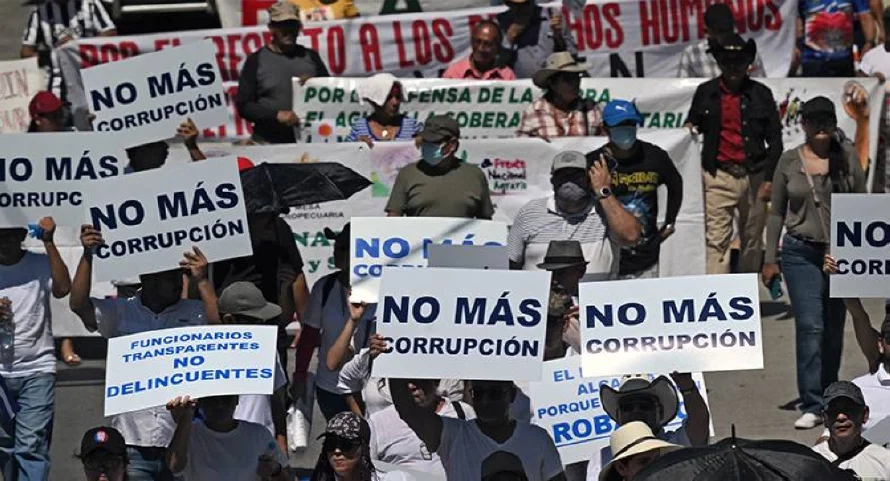 Manuel "El Chino" Flores: "La Ley Anticorrupción es una ley que protege a sus corruptos"