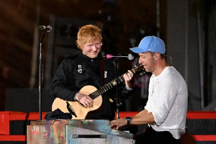 La policía interrumpe un concierto callejero del británico Ed Sheeran en India