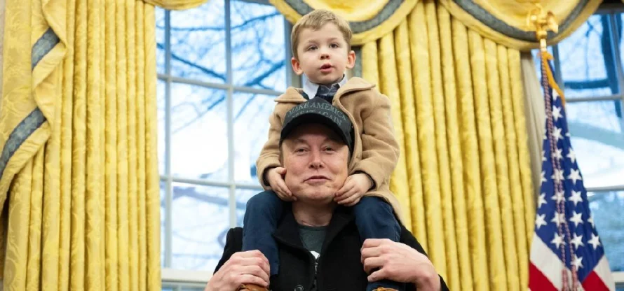 Musk defiende en la Casa Blanca los recortes federales pero su hijo le roba protagonismo