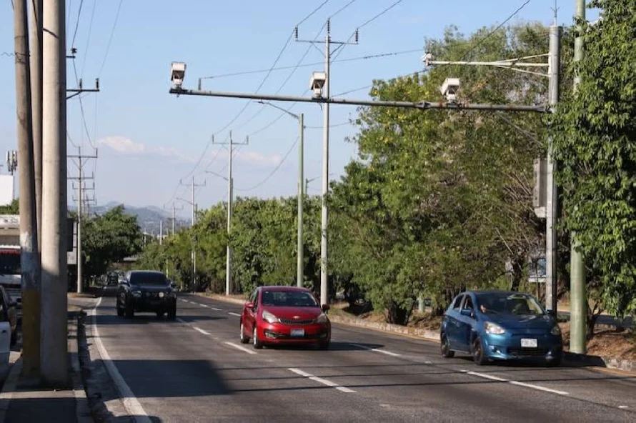 Más de 300 fotomultas han sido aplicadas en la autopista a Comalapa