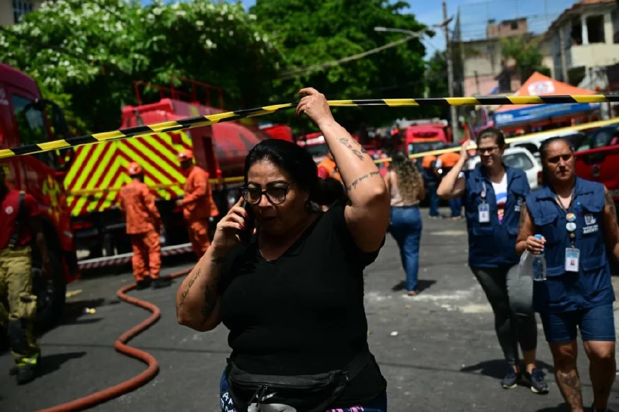 Incendio en fábrica de disfraces del Carnaval deja 21 heridos en Río de Janeiro