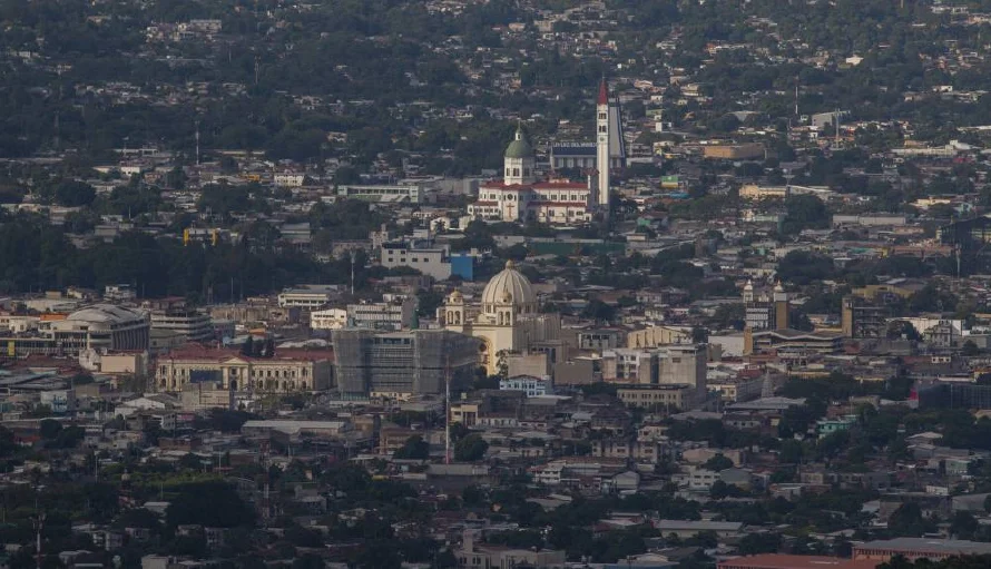 Acevedo proyecta un crecimiento de un 2.5 % en 2024 para la economía salvadoreña