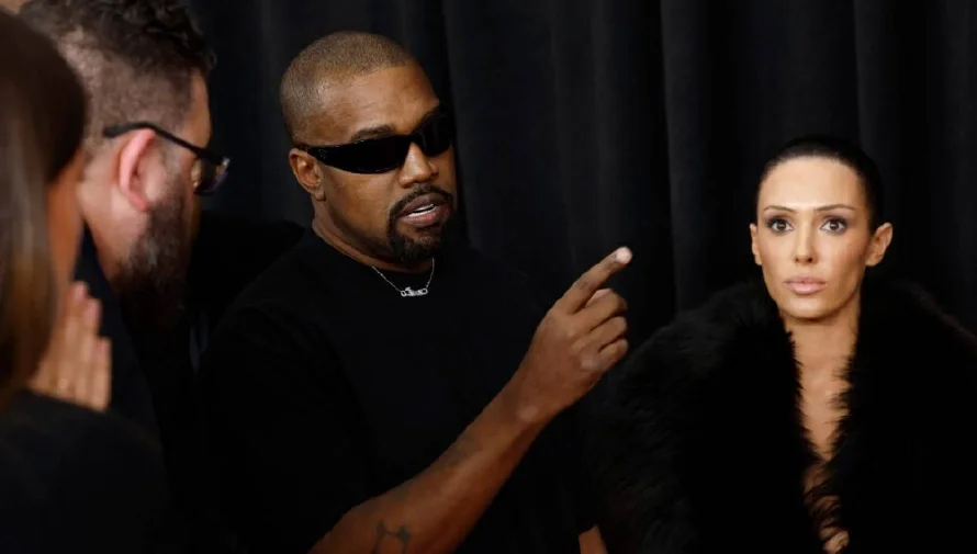 Página web de Kanye West desactivada tras ofrecer camisetas con símbolo nazi
