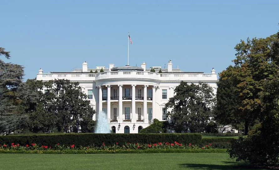 Casa Blanca dice que los jueces "abusan de su poder" bloqueando decisiones de Trump