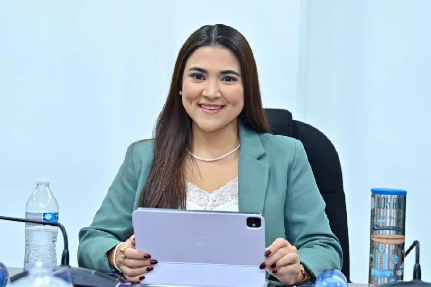 Alexia Rivas: "Se hacía lo que los financistas terminaban diciendo, ello llegó a su fin"