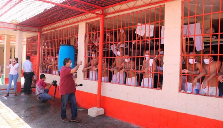 Desacuerdos entre ministro y magistrado CSJ sobre refuerzo a "vigilancia penitenciaria" de pandilleros