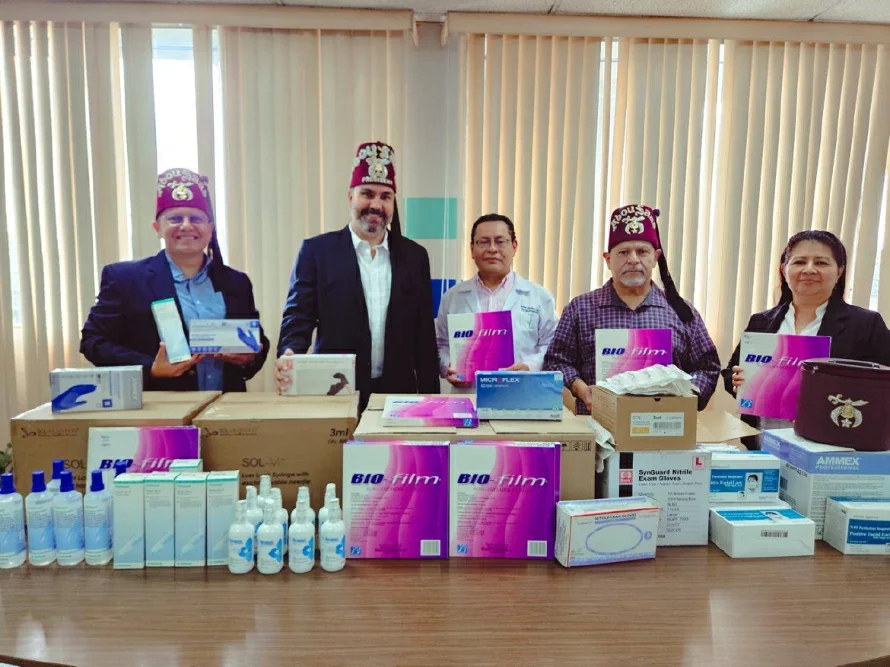 Shriner’s El Salvador dona mascarillas e insumos para niños quemados del hospital Bloom