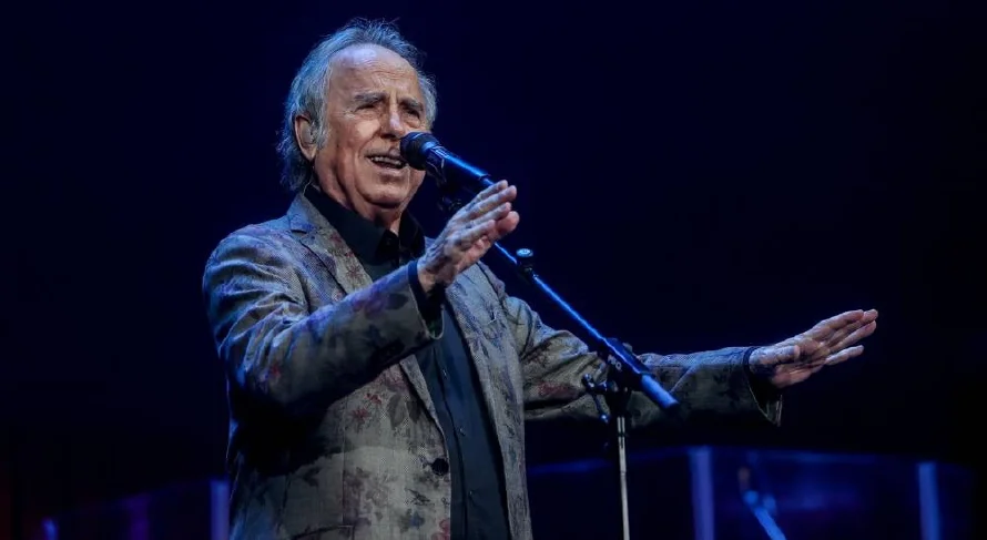 Joan Manuel Serrat, honrado por ser "ejemplo de honestidad personal e intelectual"
