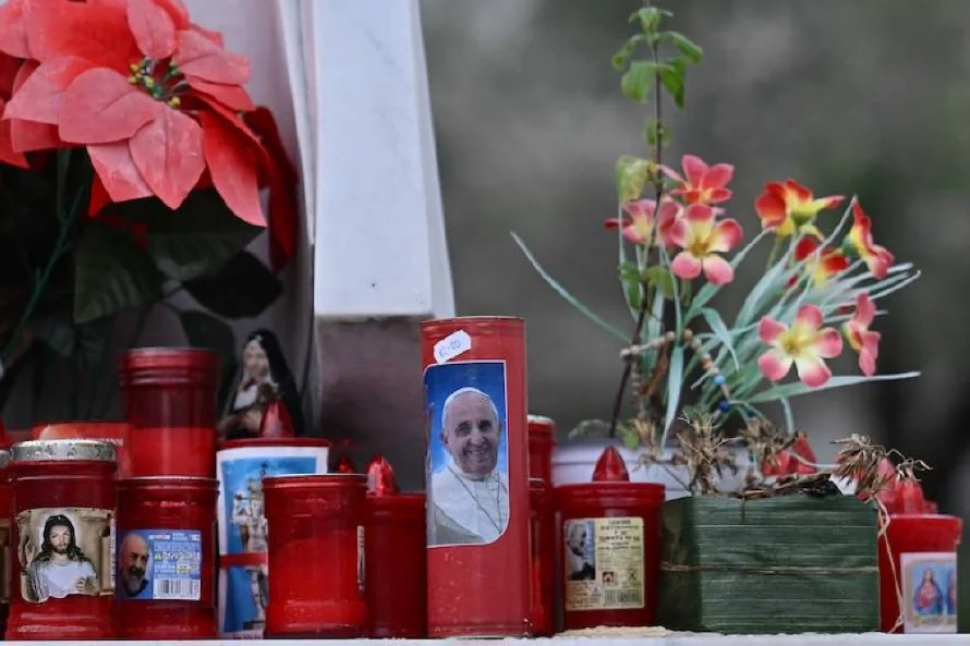 El papa Francisco durmió bien en su primera noche hospitalizado por bronquitis