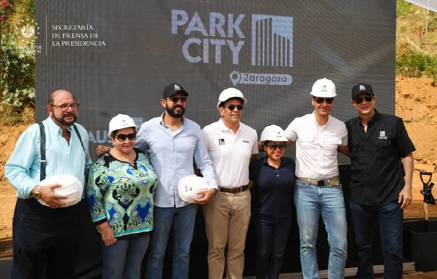 Colocan primera piedra de Park City en Zaragoza