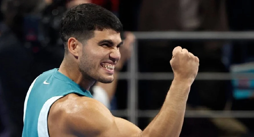 Alcaraz se impone a Cilic en su estreno en Doha