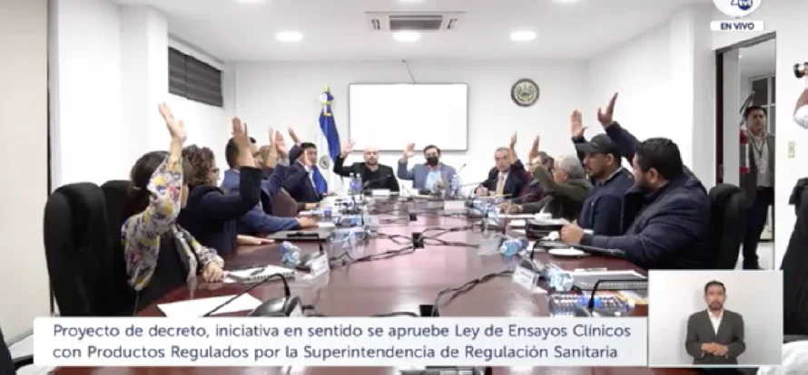 Diputados dictaminan nueva ley para ensayos clínicos en El Salvador