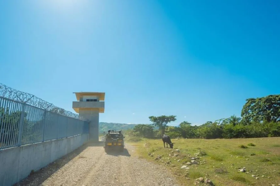 República Dominicana ampliará su muro fronterizo con Haití hasta llegar a 176 kilómetros