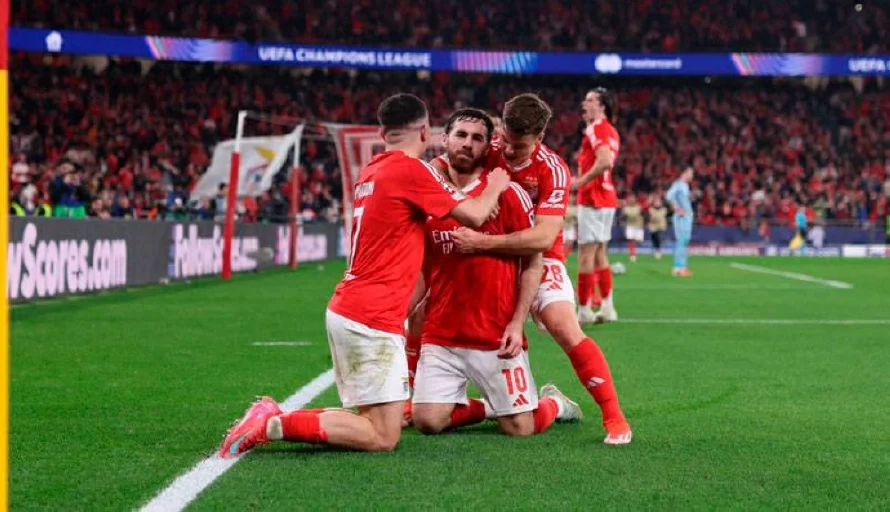 Benfica resiste con empate 3-3 contra Mónaco y avanza a octavos