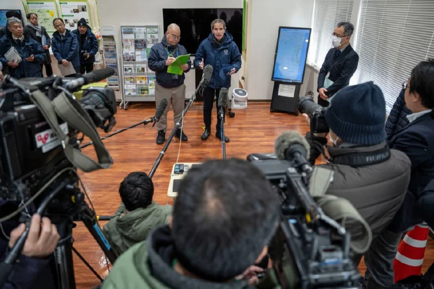 Director de la OIEA visita Fukushima cuando Japón retoma la energía nuclear