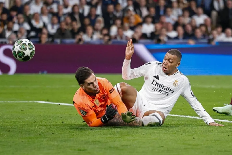 Real Madrid elimina al Manchester City en el play-off de Champions con triplete de Mbappé