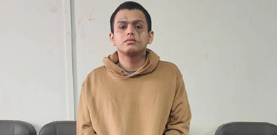 Extraditan a El Salvador a pandillero acusado de homicidio y otros delitos