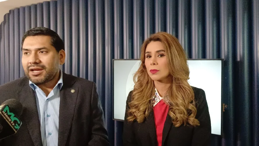 Marcela Villatoro aseguró que trabajará con Carlos Saade para “solventar diferencias, sea en las instancias que sean”