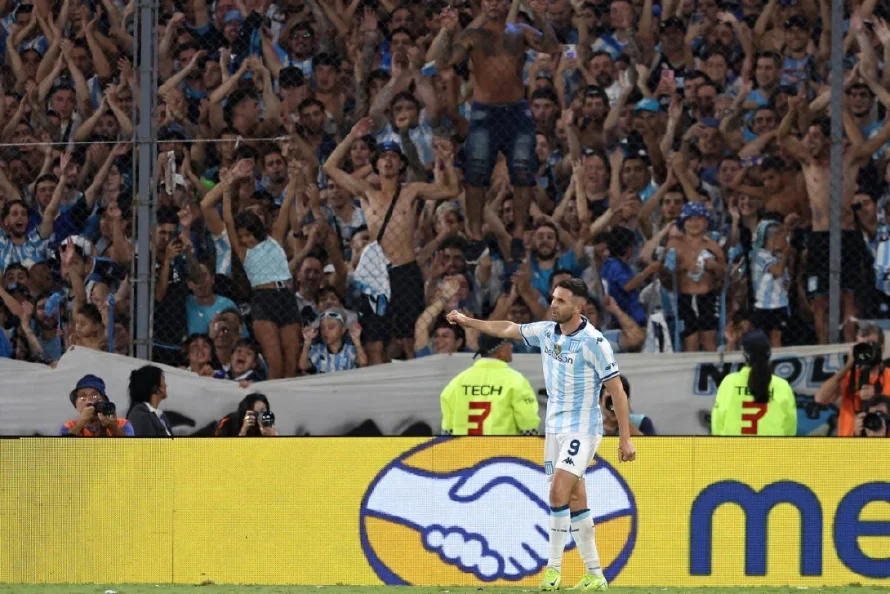 Racing vence 2-0 a Botafogo en primera final de la Recopa Sudamericana