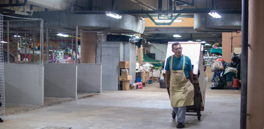 Amnistía para pago de deudas de vendedores de San Salvador Centro