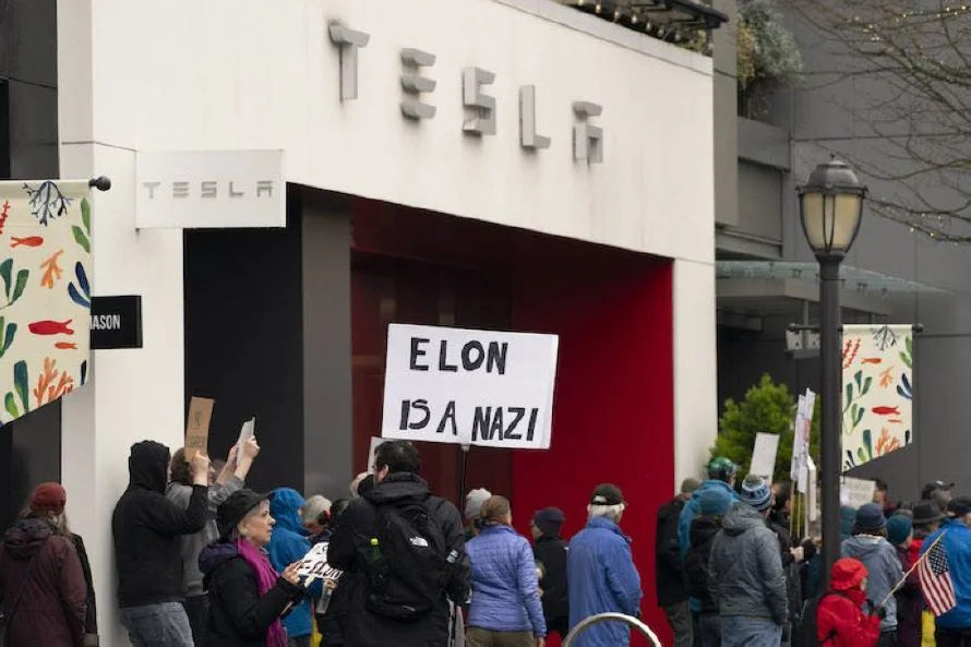 Musk dice que los empleados federales deben rendir cuentas de su trabajo o renunciar