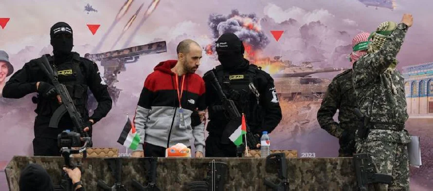 Israel retrasa la liberación de presos palestinos, tras la devolución de seis rehenes