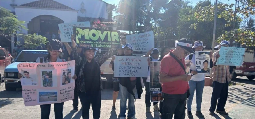 Activistas protestan contra minería metálica y conmemoran a víctimas en Cabañas