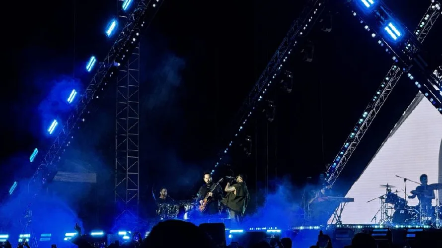 Entre lágrimas, suspiros y canciones: Camila regresa a El Salvador después de casi 15 años