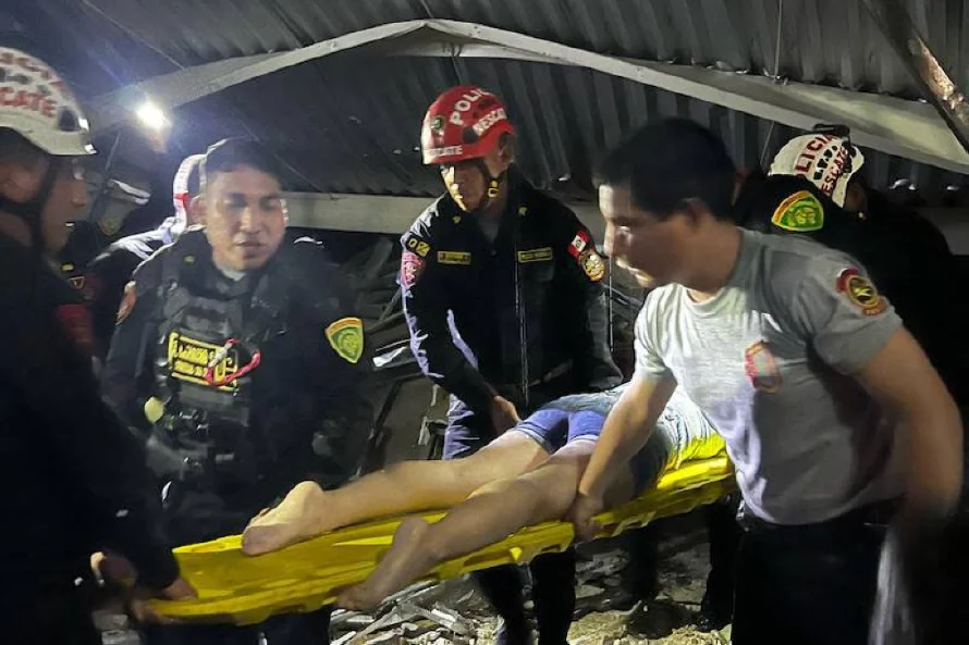 Temen más víctimas en desplome en centro comercial de Perú que deja seis muertos y 81 heridos